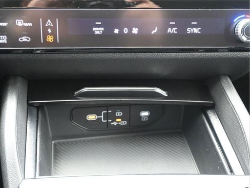 New 2026 Kia Sportage LX FWD image 17