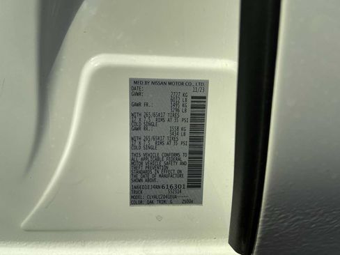 Used 2024 Nissan Frontier SV w/ SV Convenience Package RWD image 29