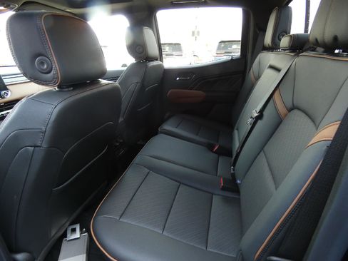 New 2026 GMC Canyon AT4 AWD/4WD image 13