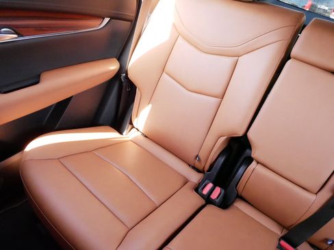 Used 2023 Cadillac XT5 Premium Luxury image 13