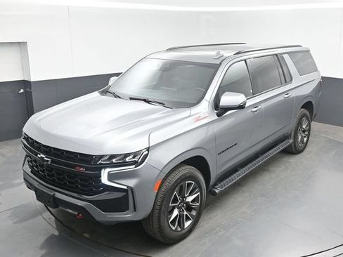 Used 2023 Chevrolet Suburban Z71 w/ Luxury Package AWD/4WD image 40