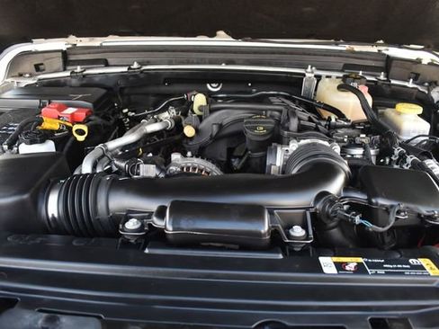 Used 2022 Jeep Wrangler Unlimited Sahara image 31