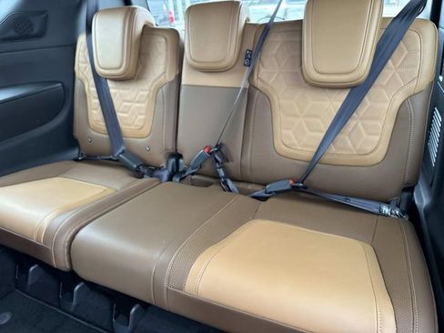 Used 2025 Nissan Armada Platinum Reserve w/ Convenience Package RWD image 17