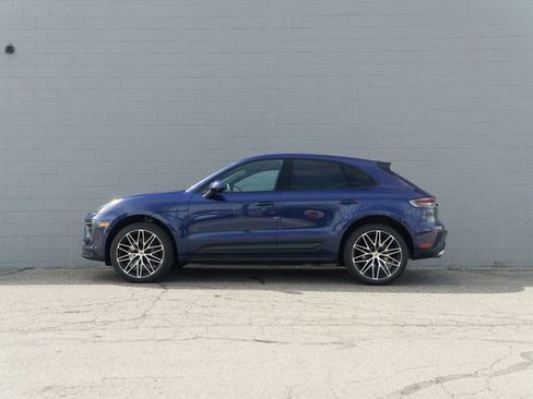 Certified 2026 Porsche Macan AWD/4WD image 2