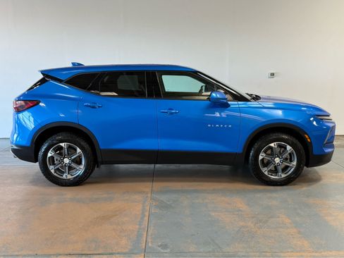 Used 2025 Chevrolet Blazer LT AWD/4WD image 6