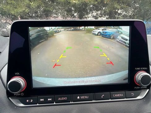 Used 2025 Nissan Sentra SR FWD image 26