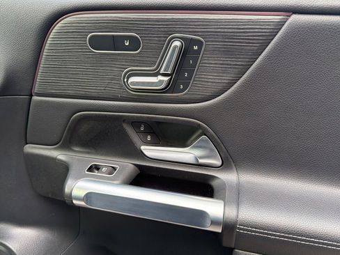 Certified 2023 Mercedes-Benz GLB 250 image 20