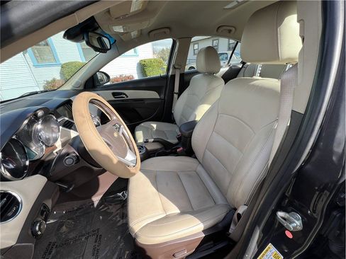Used 2014 Chevrolet Cruze Diesel w/ Enhanced Safety Package image 12