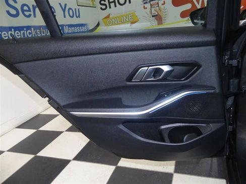 Used 2021 BMW 330e xDrive w/ Convenience Package image 30