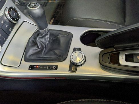 Used 2012 Mercedes-Benz SLK 350 image 18