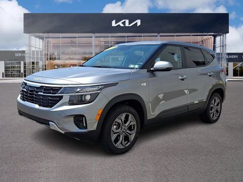 Used 2024 Kia Seltos LX AWD/4WD image 3
