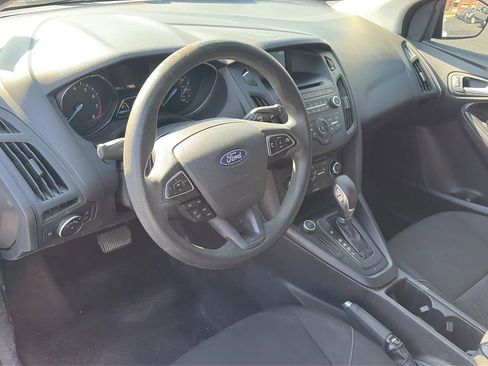 Used 2017 Ford Focus SE FWD image 10