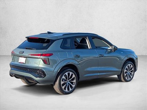 New 2026 Audi Q3 quattro 2.0T AWD/4WD image 2
