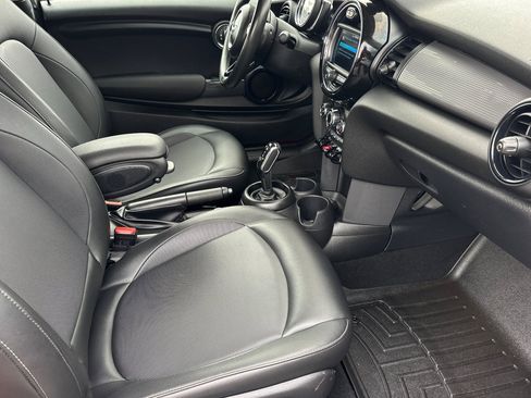 Used 2021 MINI Cooper 2-Door Hardtop w/ Storage Package image 14