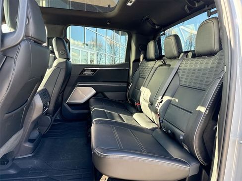 Used 2025 GMC Sierra EV Denali image 23