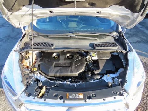 Used 2018 Ford Escape Titanium w/ Ford Safe & Smart Package image 10