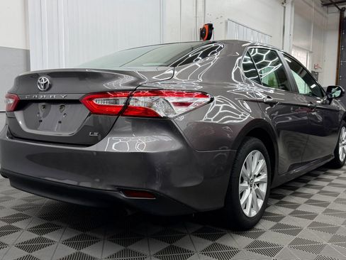 Used 2018 Toyota Camry LE image 4