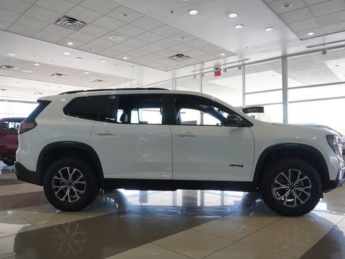 New 2026 GMC Acadia AT4 image 2