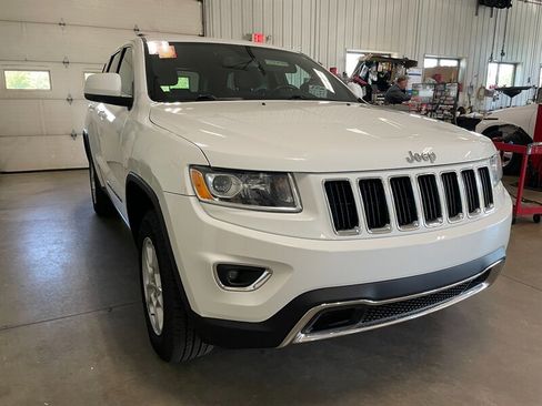 Used 2016 Jeep Grand Cherokee Laredo w/ Quick Order Package 23E AWD/4WD image 4