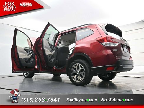 Used 2020 Subaru Forester Premium AWD/4WD image 37
