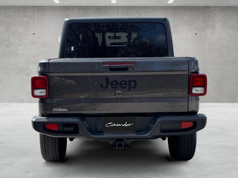 Used 2022 Jeep Gladiator Sport image 17