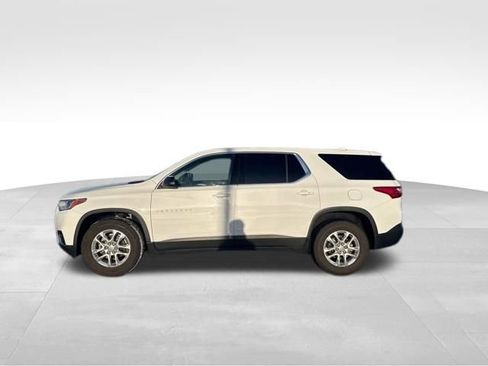 Used 2021 Chevrolet Traverse LS image 2
