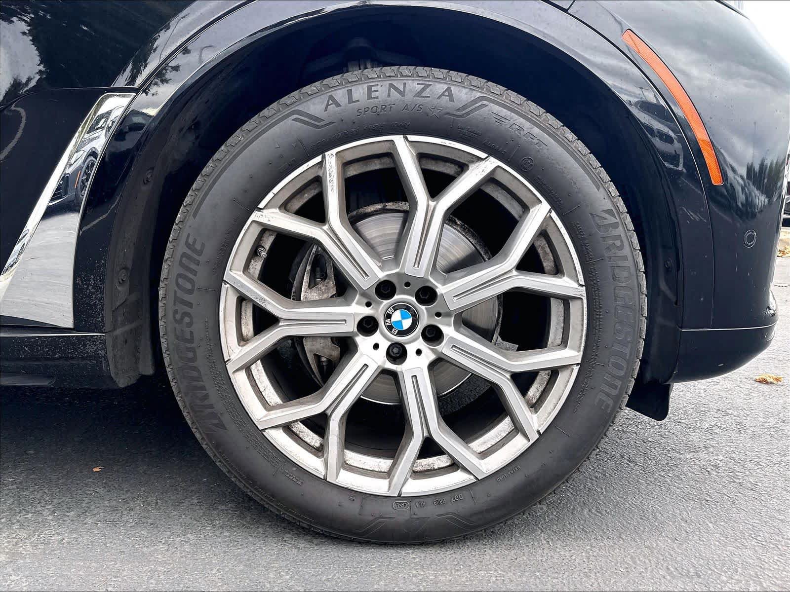 Used 2022 BMW X7 xDrive40i w/ Premium Package AWD/4WD image 15