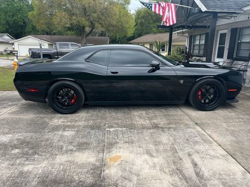 Used 2016 Dodge Challenger SRT Hellcat RWD image 1