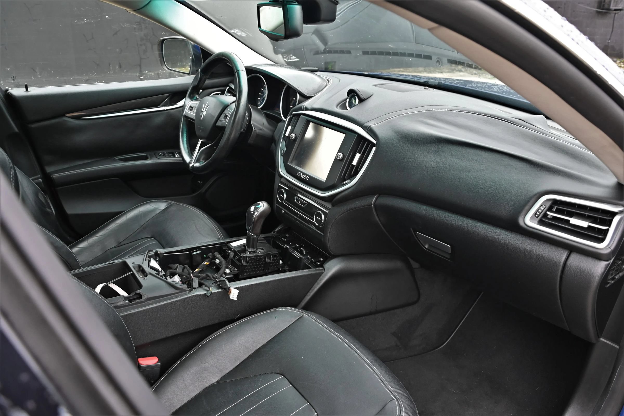 Used 2016 Maserati Ghibli RWD image 16