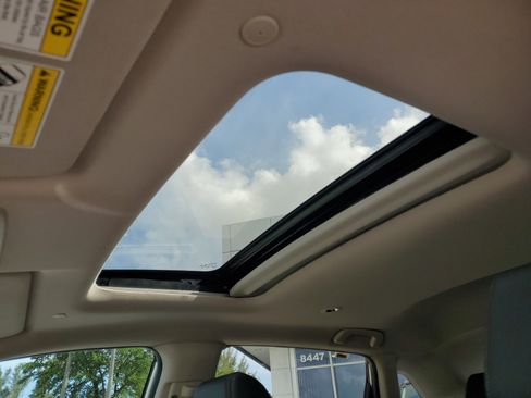 Used 2023 Honda HR-V EX-L image 11