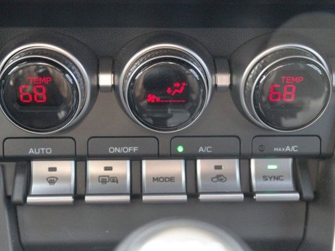 Used 2025 Toyota GR86 Premium w/ ALL Weather Mat Package (TMS) RWD image 21