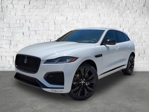 New 2026 Jaguar F-PACE R-Dynamic S image 3