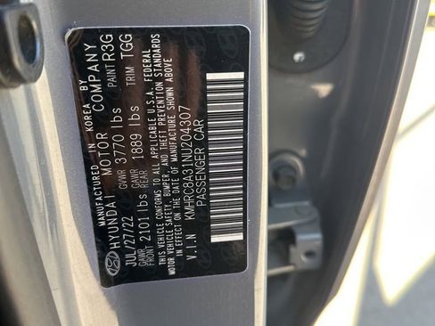 Used 2022 Hyundai Venue SEL image 14