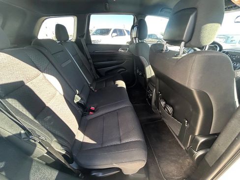 Used 2018 Jeep Grand Cherokee Laredo image 12