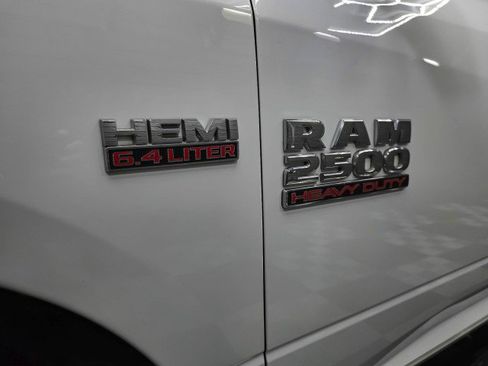 Used 2018 RAM 2500 Tradesman w/ Chrome Appearance Group AWD/4WD image 39
