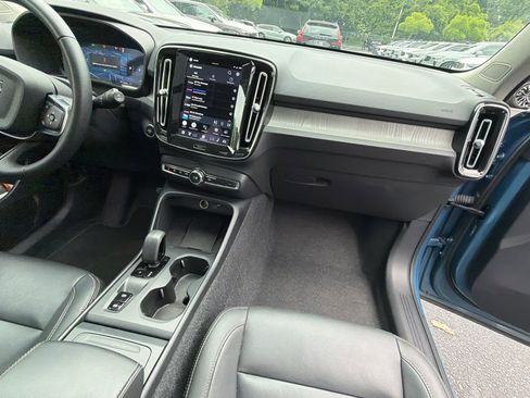 Used 2025 Volvo XC40 B5 Core AWD/4WD image 20