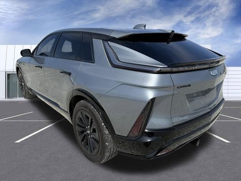 Certified 2024 Cadillac Lyriq Luxury w/ LPO, Floor Liner Package AWD/4WD image 4