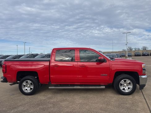 Used 2018 Chevrolet Silverado 1500 LT w/ LT Eassist Package image 8