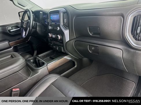 Used 2019 GMC Sierra 1500 SLT w/ SLT Premium Package AWD/4WD image 28