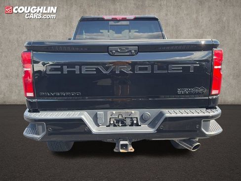 Used 2024 Chevrolet Silverado 2500 High Country w/ Technology Package AWD/4WD image 8