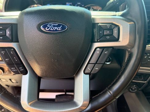 Used 2022 Ford F250 Platinum w/ FX4 Off-Road Package image 25