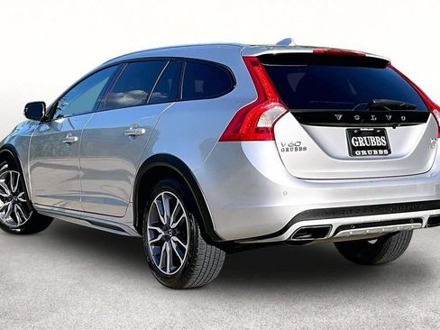 Used 2018 Volvo V60 T5 Cross Country AWD/4WD image 14