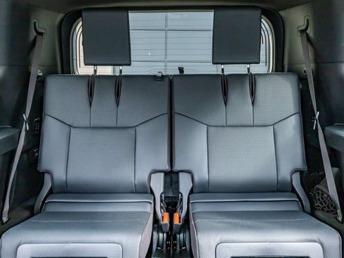 Used 2024 Lexus GX 550 w/ Accessory Package (Z1) AWD/4WD image 37