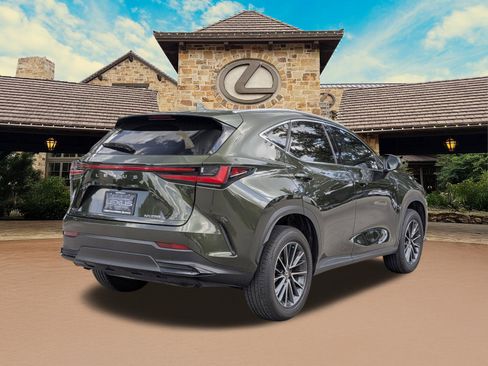 Used 2025 Lexus NX 250 FWD w/ Towing Package (2000 Lbs) image 2