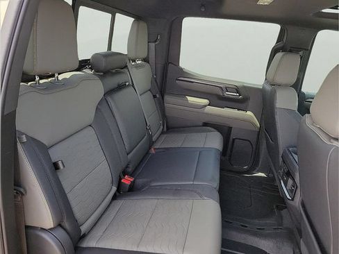 Used 2023 Chevrolet Silverado 1500 ZR2 w/ Technology Package AWD/4WD image 15