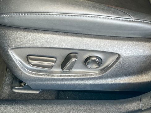 Used 2022 Toyota Prius XLE FWD image 22