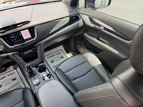 Used 2021 Cadillac XT6 Premium Luxury FWD image 18