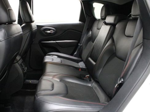 Used 2020 Jeep Cherokee Trailhawk w/ Cold Weather Group image 11