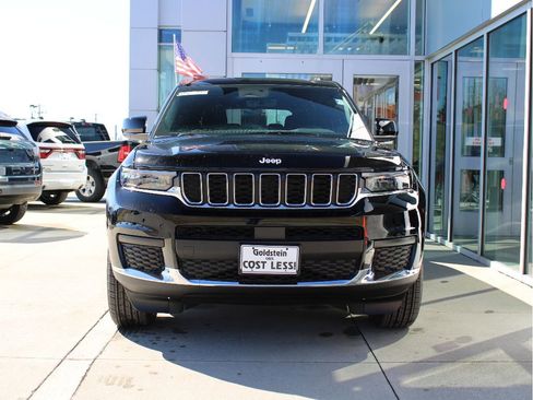 New 2025 Jeep Grand Cherokee L Laredo image 2