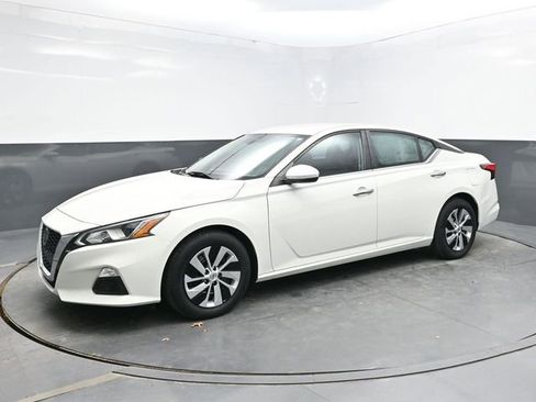 Used 2021 Nissan Altima 2.5 S image 3